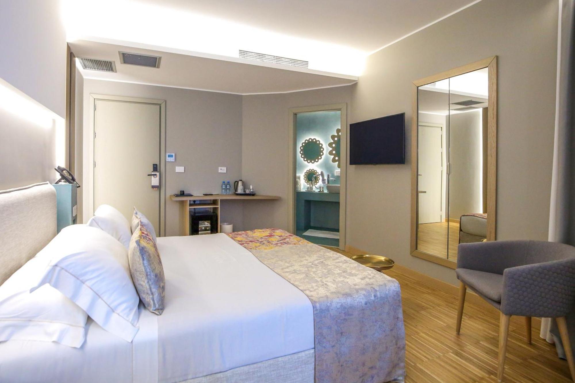 Hotel Vlora Priam, Affiliated By Melia エクステリア 写真