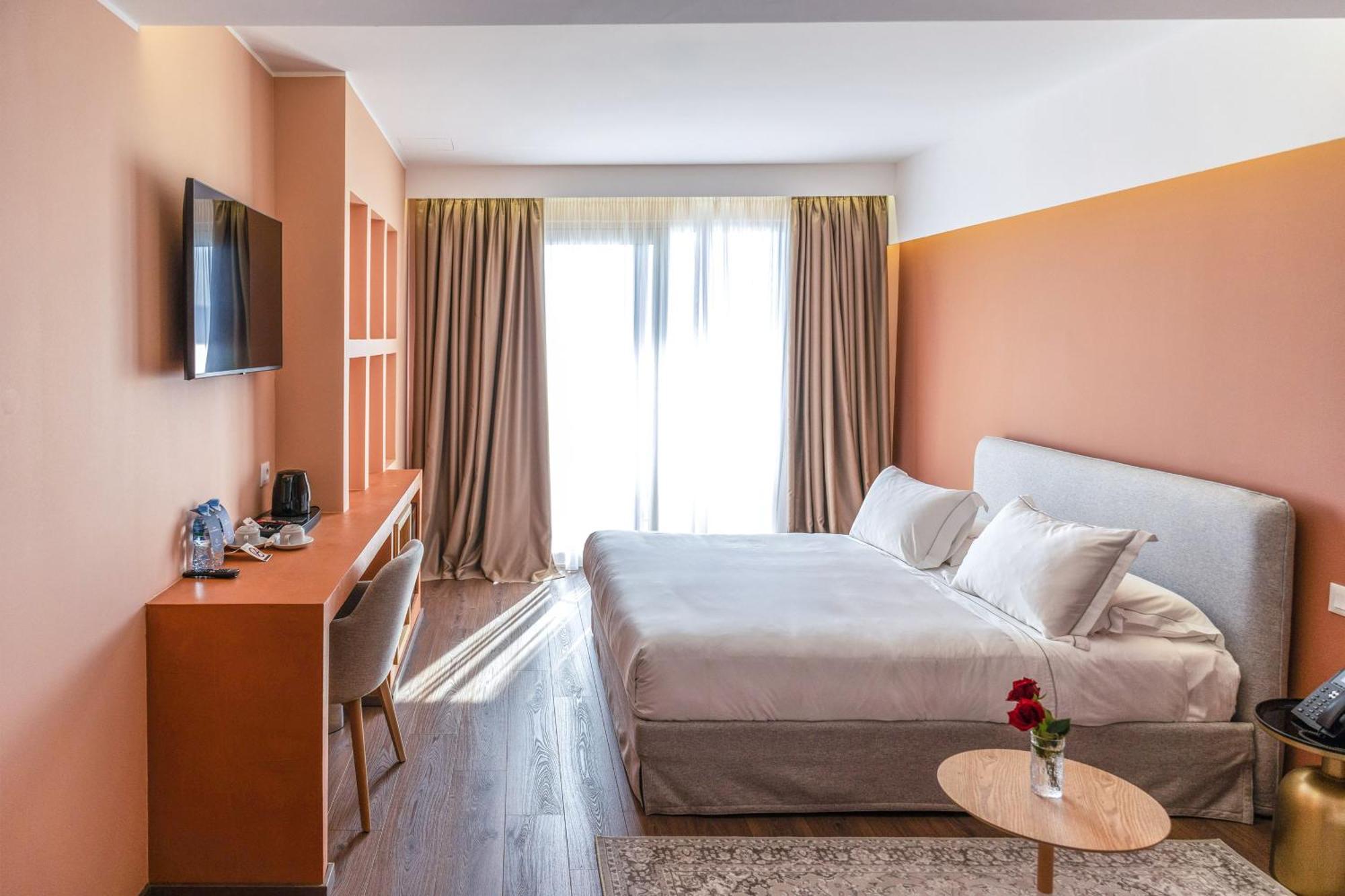 Hotel Vlora Priam, Affiliated By Melia エクステリア 写真