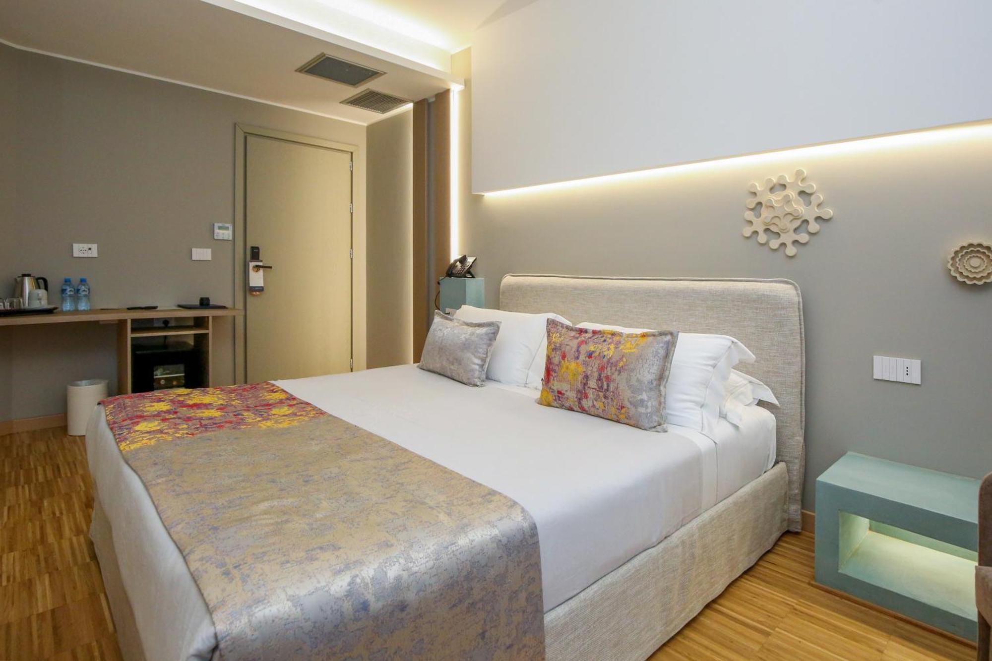 Hotel Vlora Priam, Affiliated By Melia エクステリア 写真