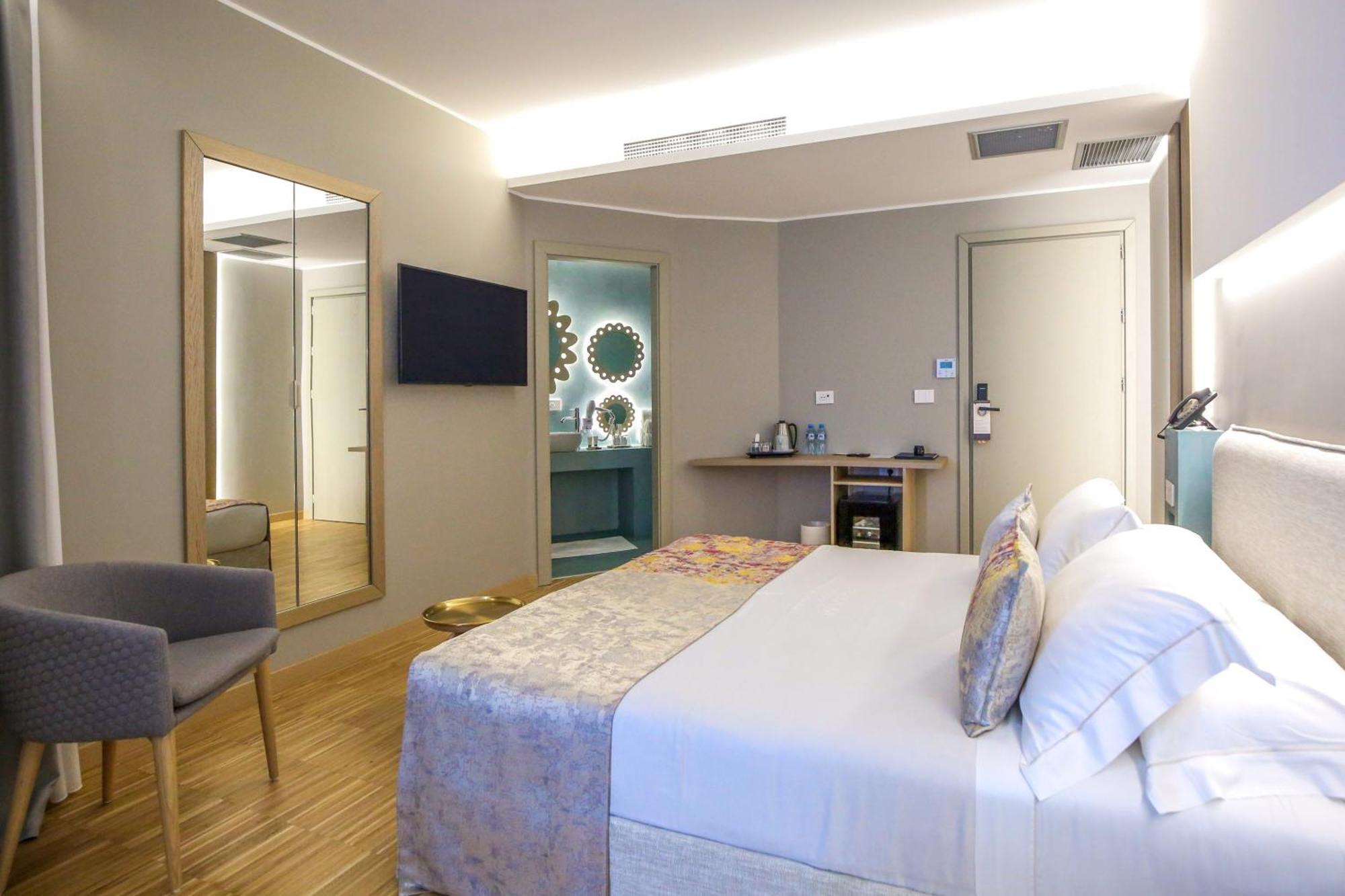 Hotel Vlora Priam, Affiliated By Melia エクステリア 写真