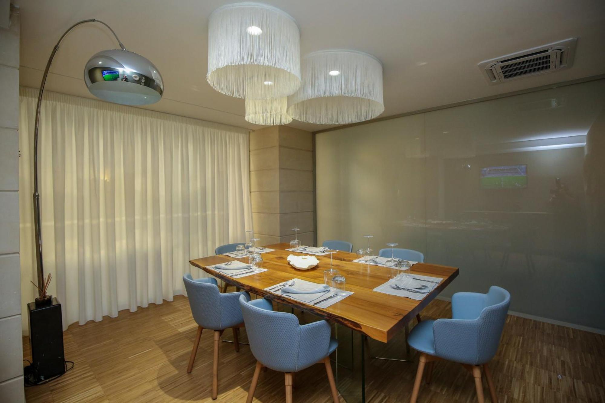 Hotel Vlora Priam, Affiliated By Melia エクステリア 写真