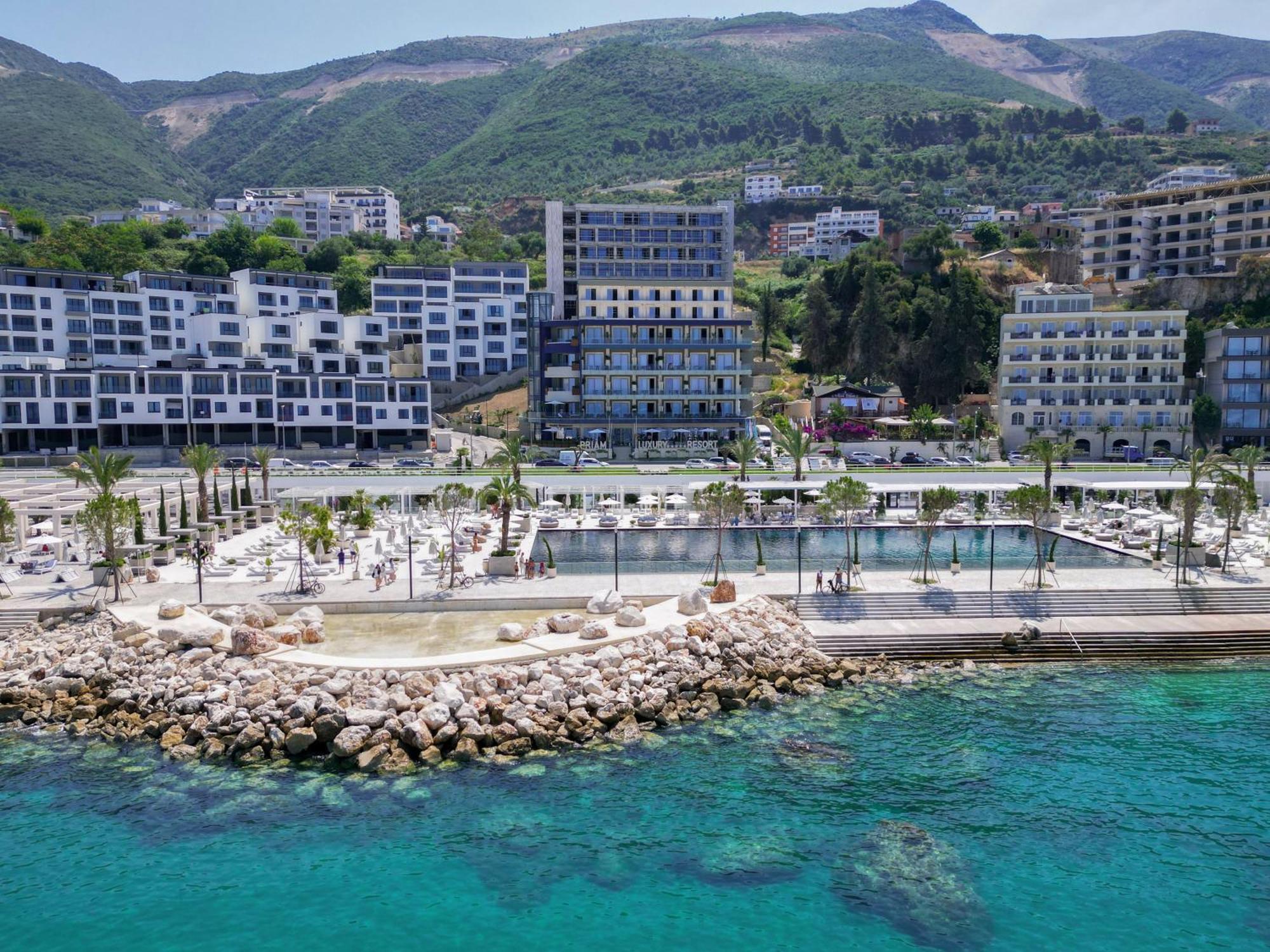 Hotel Vlora Priam, Affiliated By Melia エクステリア 写真